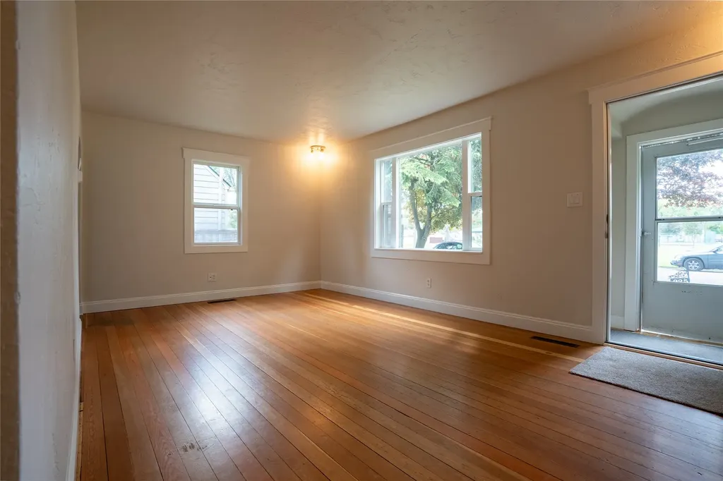 925 8th Avenue E Kalispell MT 59901