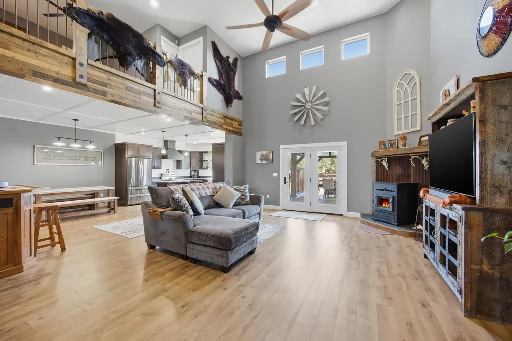 125 Lone Tree Way Corvallis MT 59828