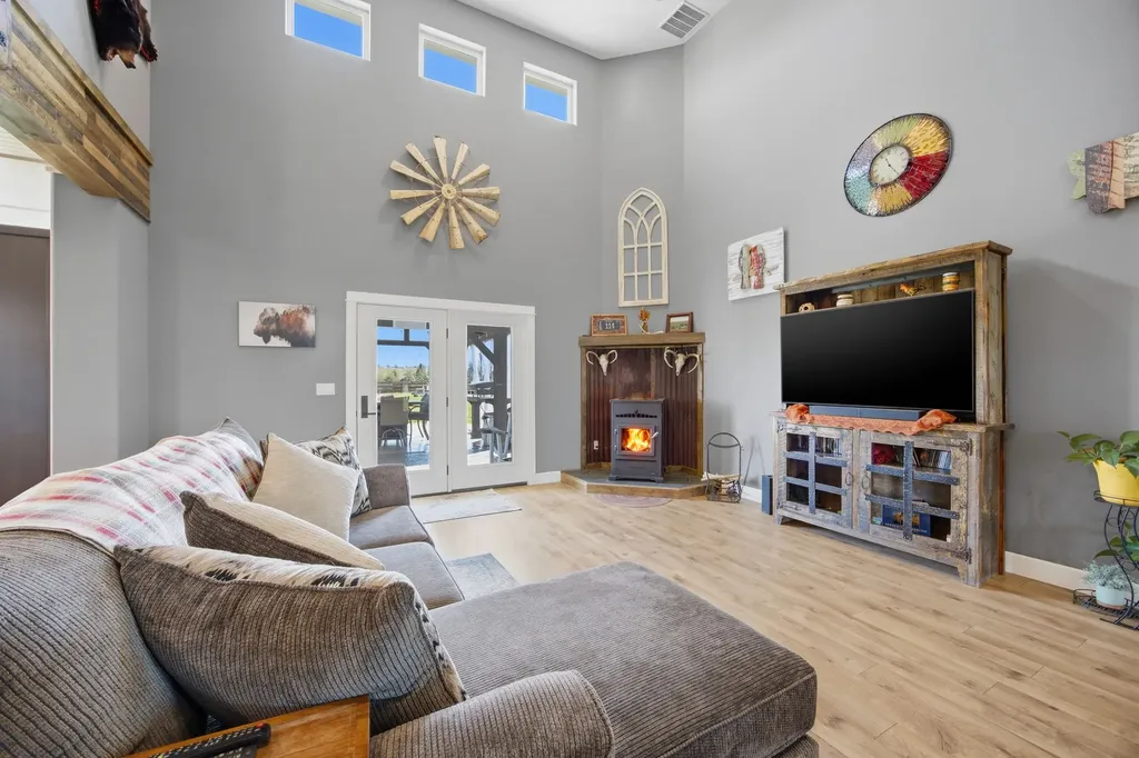 125 Lone Tree Way Corvallis MT 59828