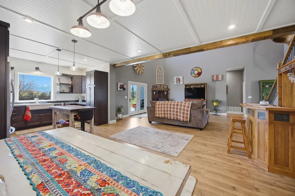 125 Lone Tree Way Corvallis MT 59828