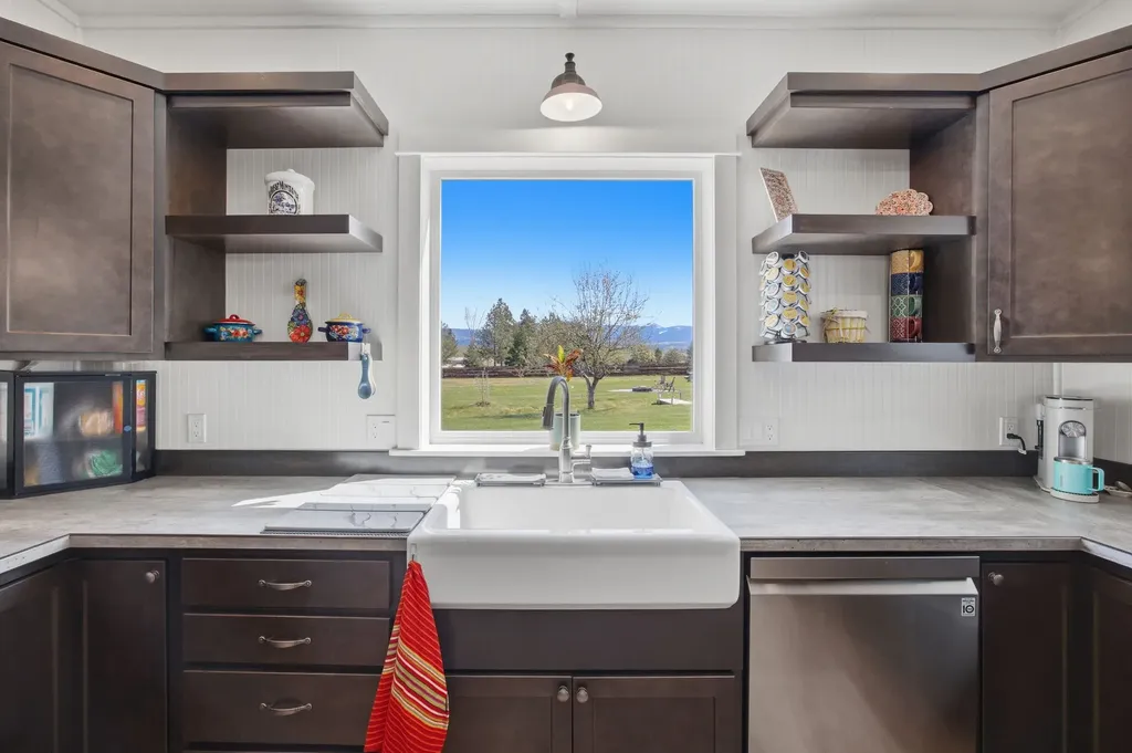 125 Lone Tree Way Corvallis MT 59828