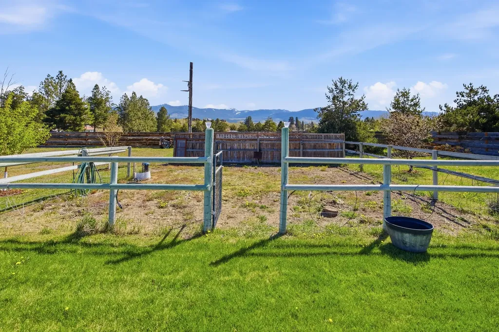 125 Lone Tree Way Corvallis MT 59828