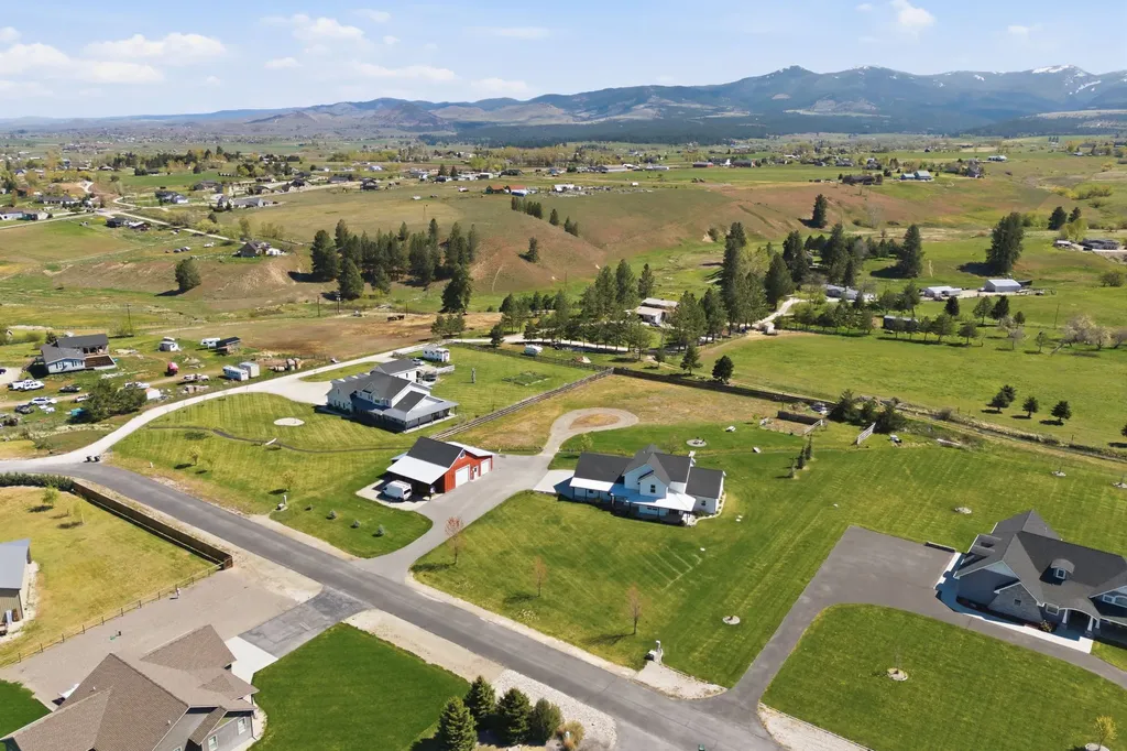 125 Lone Tree Way Corvallis MT 59828