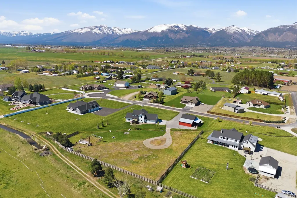 125 Lone Tree Way Corvallis MT 59828