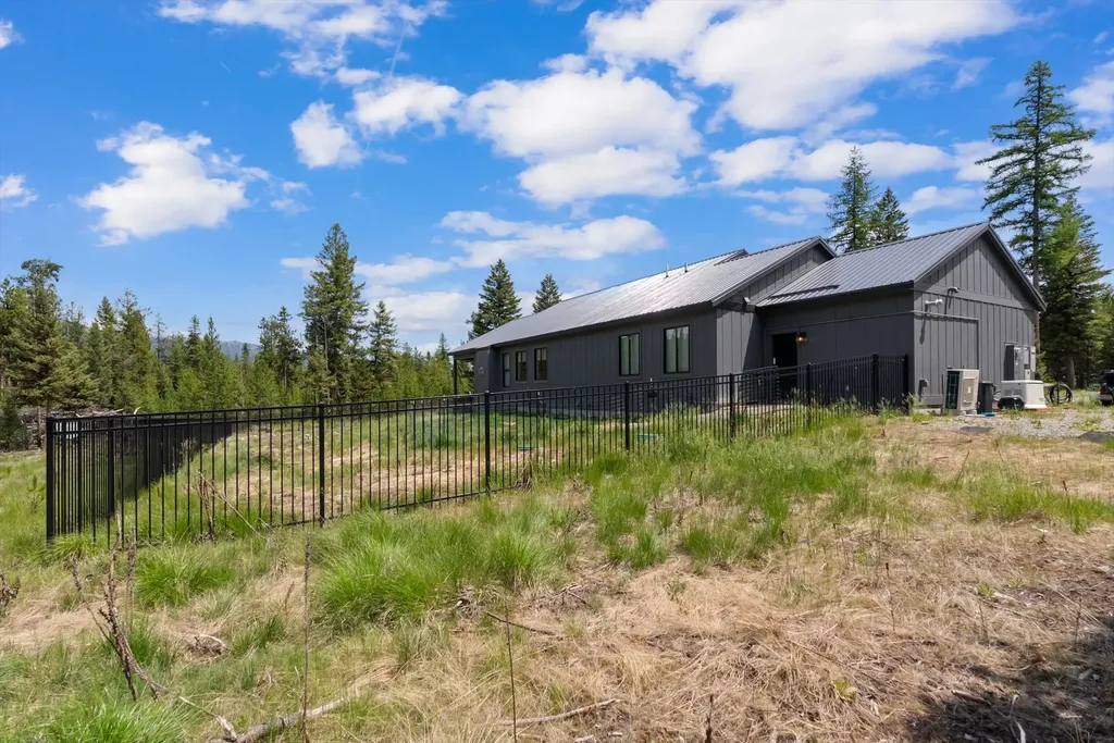 1128 Marion Hubbart Spur Marion MT 59925