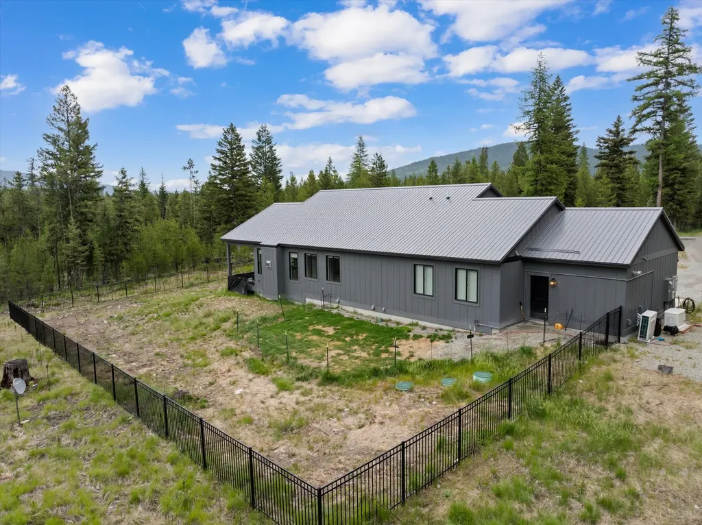 1128 Marion Hubbart Spur Marion MT 59925