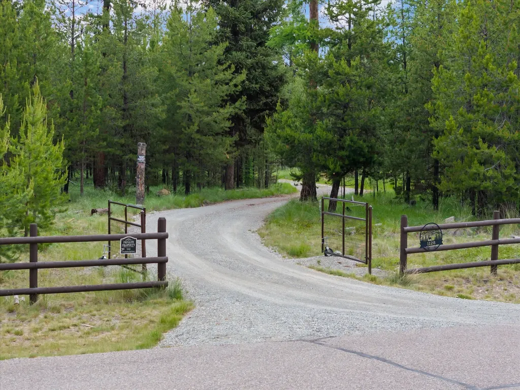 1128 Marion Hubbart Spur Marion MT 59925