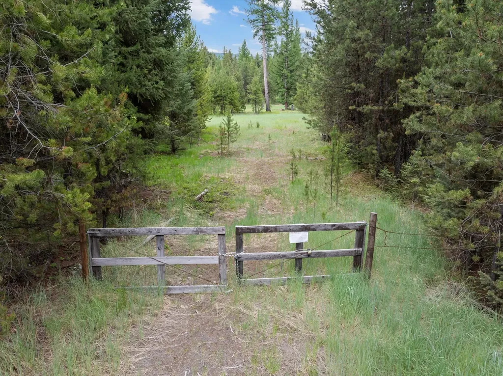 1128 Marion Hubbart Spur Marion MT 59925