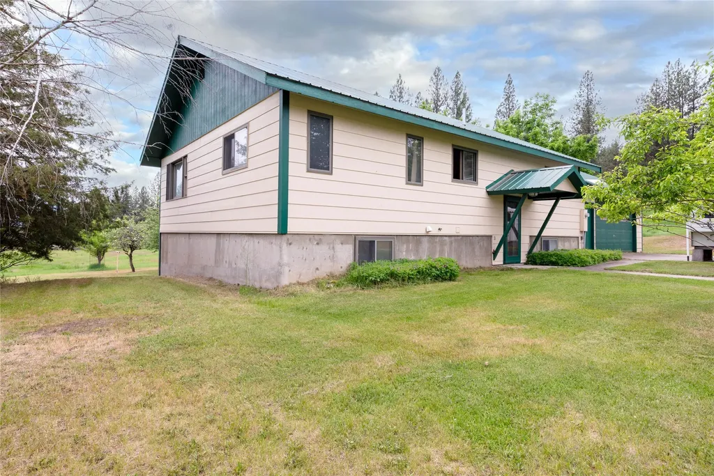34 Baldy View Lane Plains MT 59859