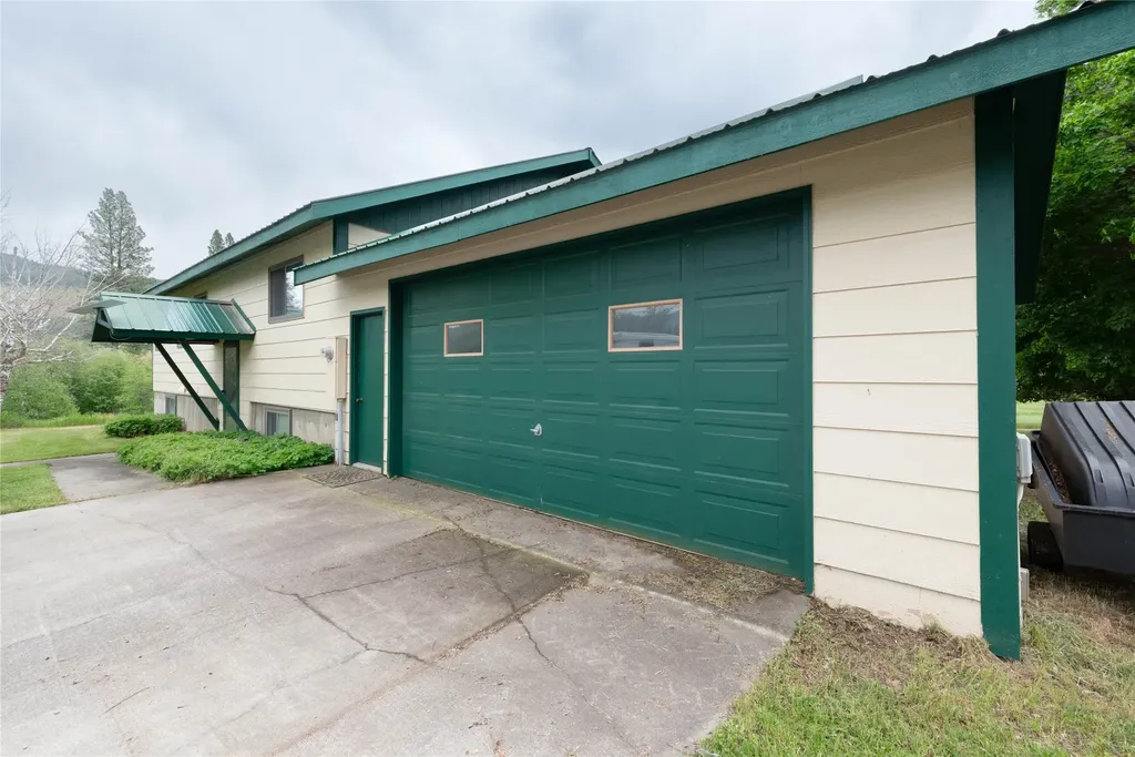 34 Baldy View Lane Plains MT 59859