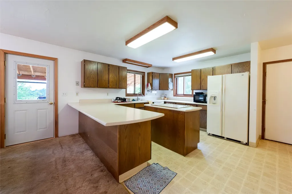 34 Baldy View Lane Plains MT 59859