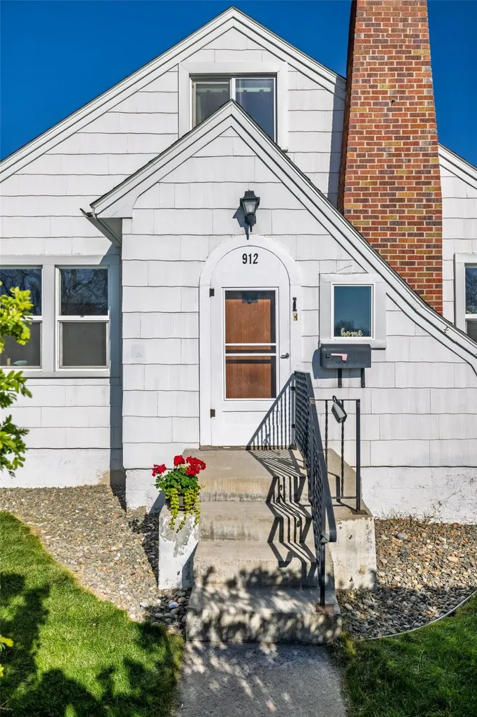 912 Logan Street Helena MT 59601