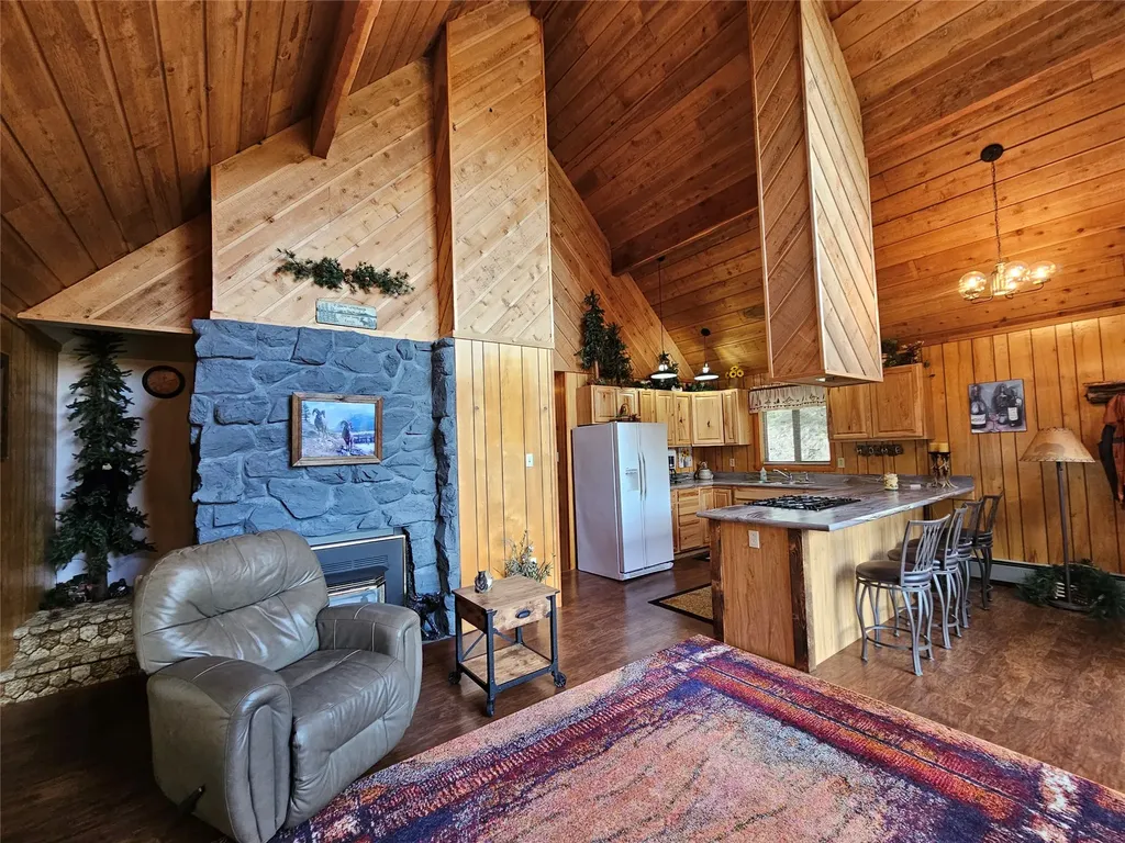 2220 Hogum Creek Road Lincoln MT 59639