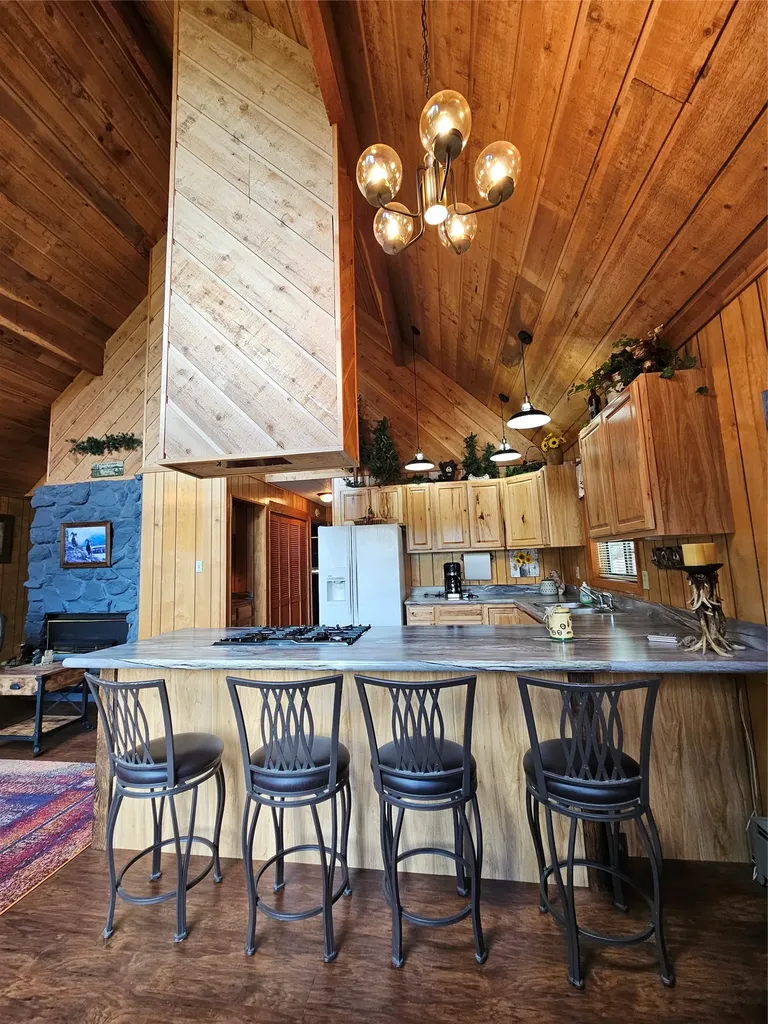 2220 Hogum Creek Road Lincoln MT 59639