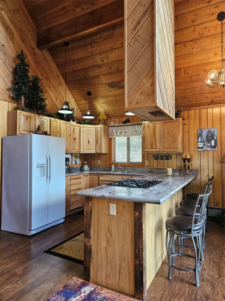 2220 Hogum Creek Road Lincoln MT 59639