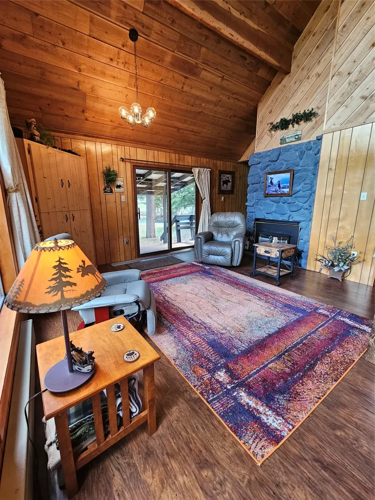 2220 Hogum Creek Road Lincoln MT 59639