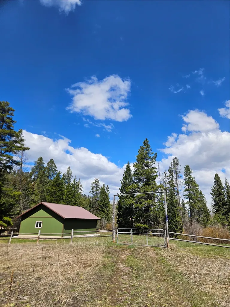 2220 Hogum Creek Road Lincoln MT 59639