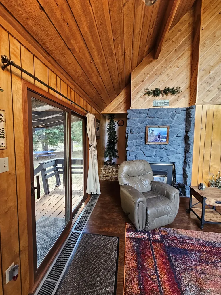 2220 Hogum Creek Road Lincoln MT 59639