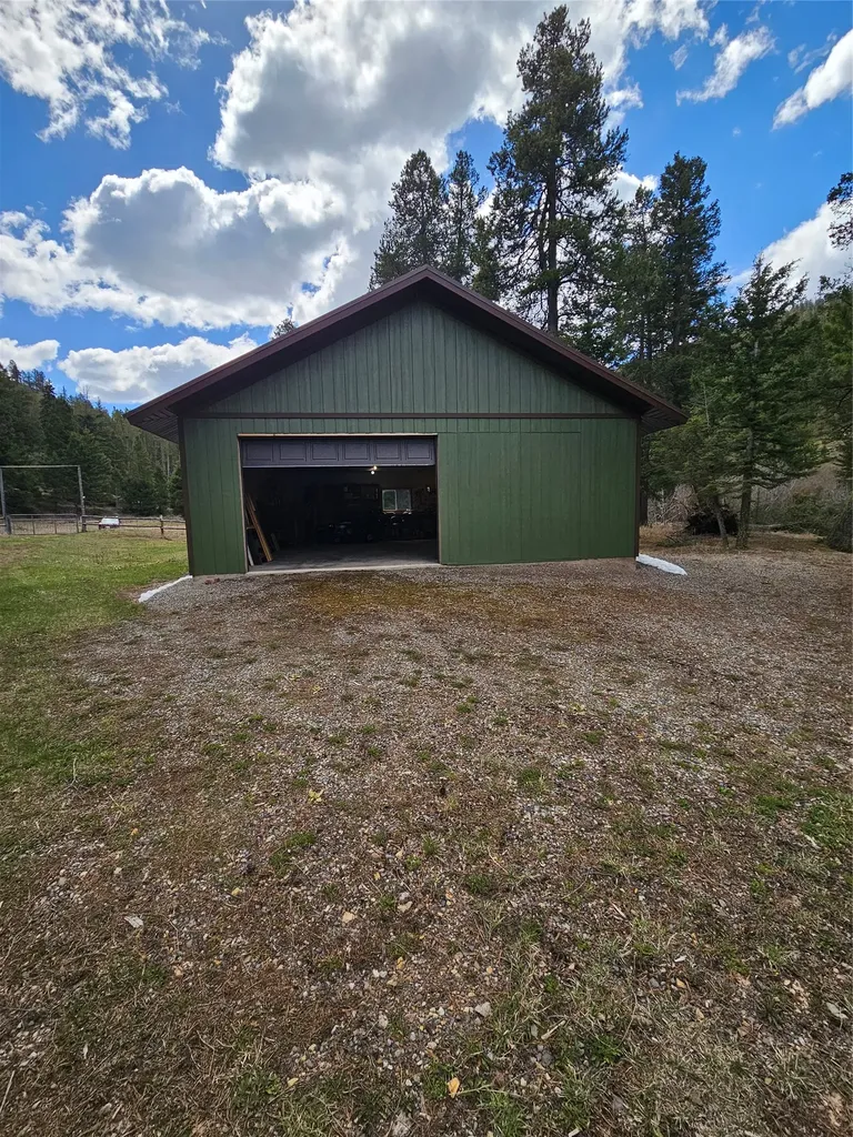 2220 Hogum Creek Road Lincoln MT 59639
