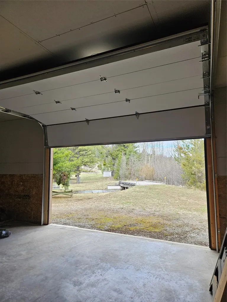 2220 Hogum Creek Road Lincoln MT 59639