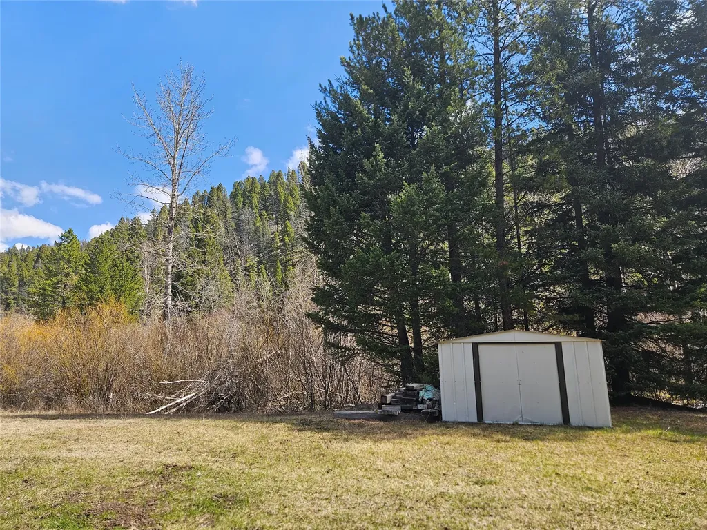 2220 Hogum Creek Road Lincoln MT 59639