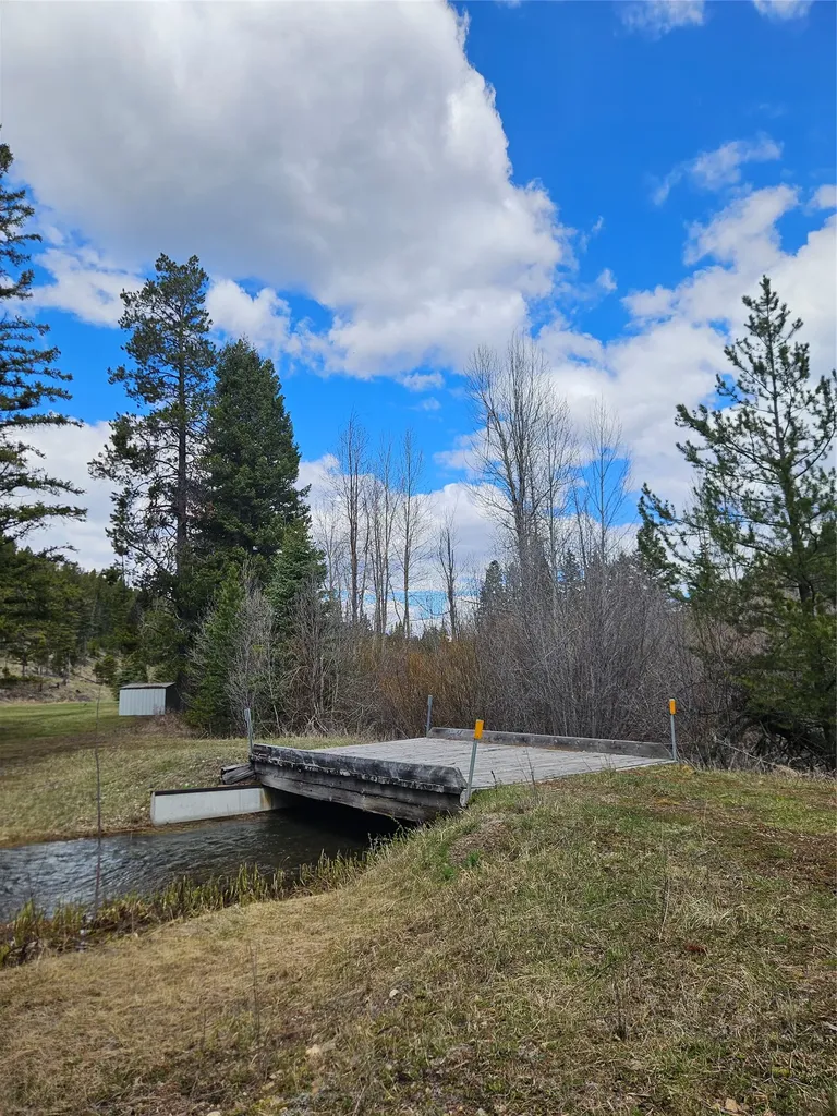 2220 Hogum Creek Road Lincoln MT 59639