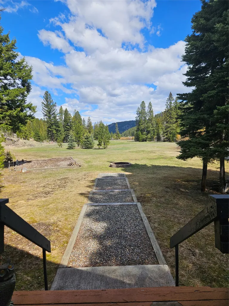 2220 Hogum Creek Road Lincoln MT 59639