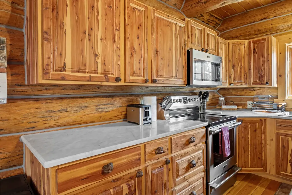 35800 Cat Face Road Bonner MT 59823