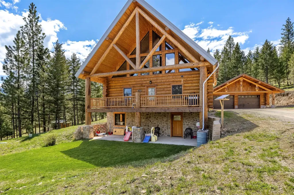 35800 Cat Face Road Bonner MT 59823