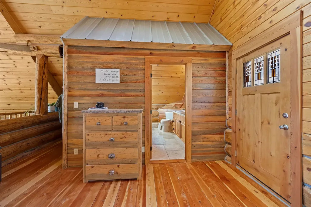 35800 Cat Face Road Bonner MT 59823