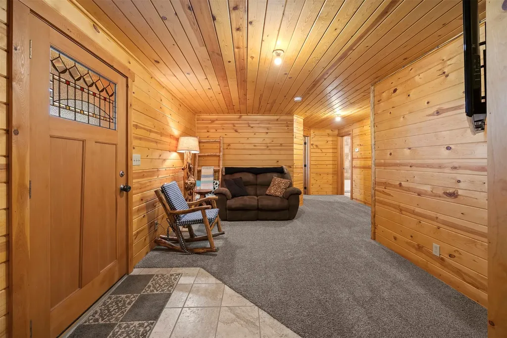 35800 Cat Face Road Bonner MT 59823