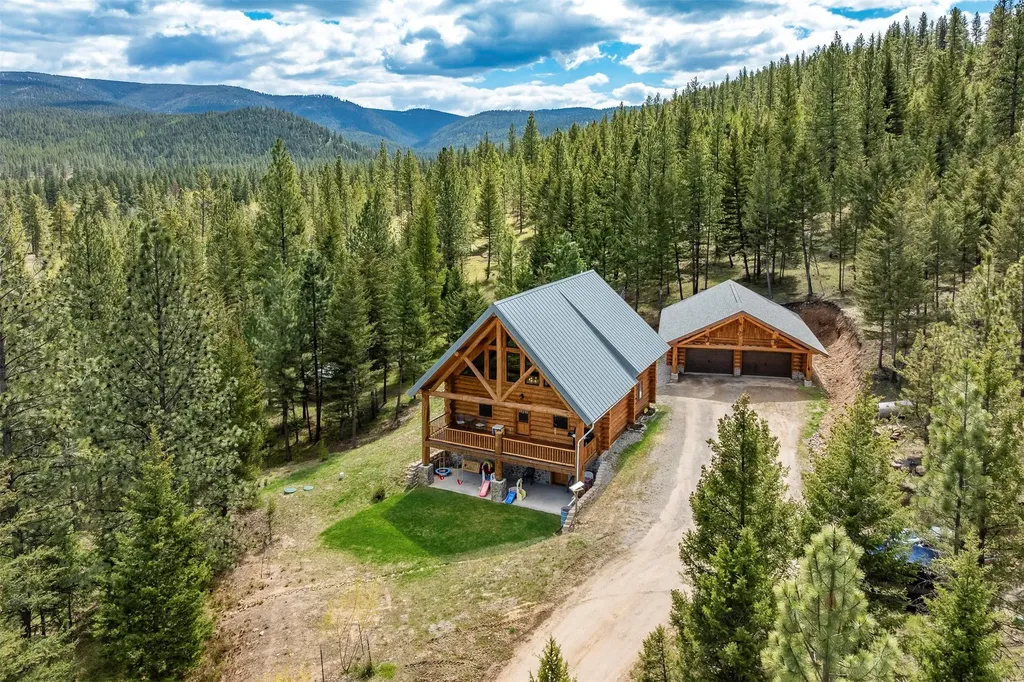 35800 Cat Face Road Bonner MT 59823