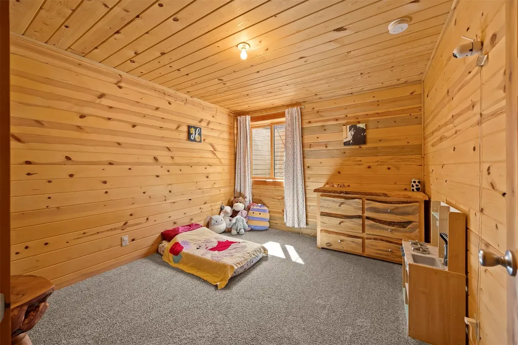 35800 Cat Face Road Bonner MT 59823