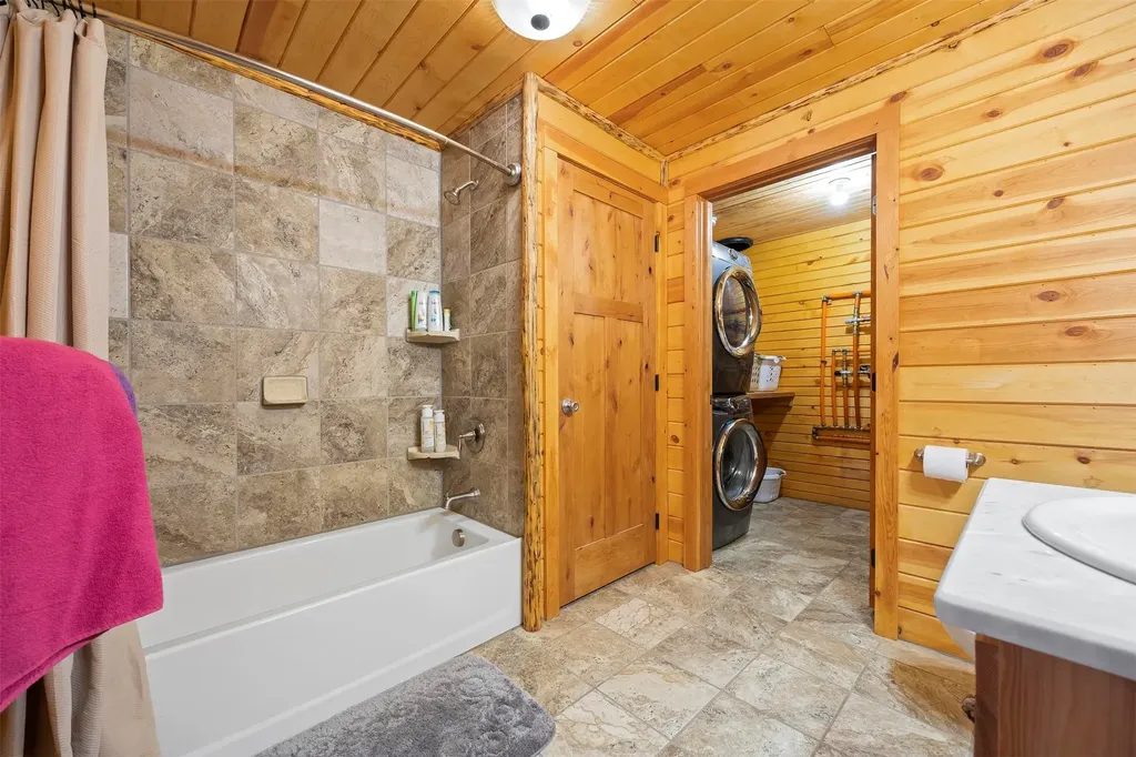 35800 Cat Face Road Bonner MT 59823