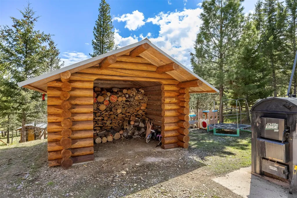 35800 Cat Face Road Bonner MT 59823