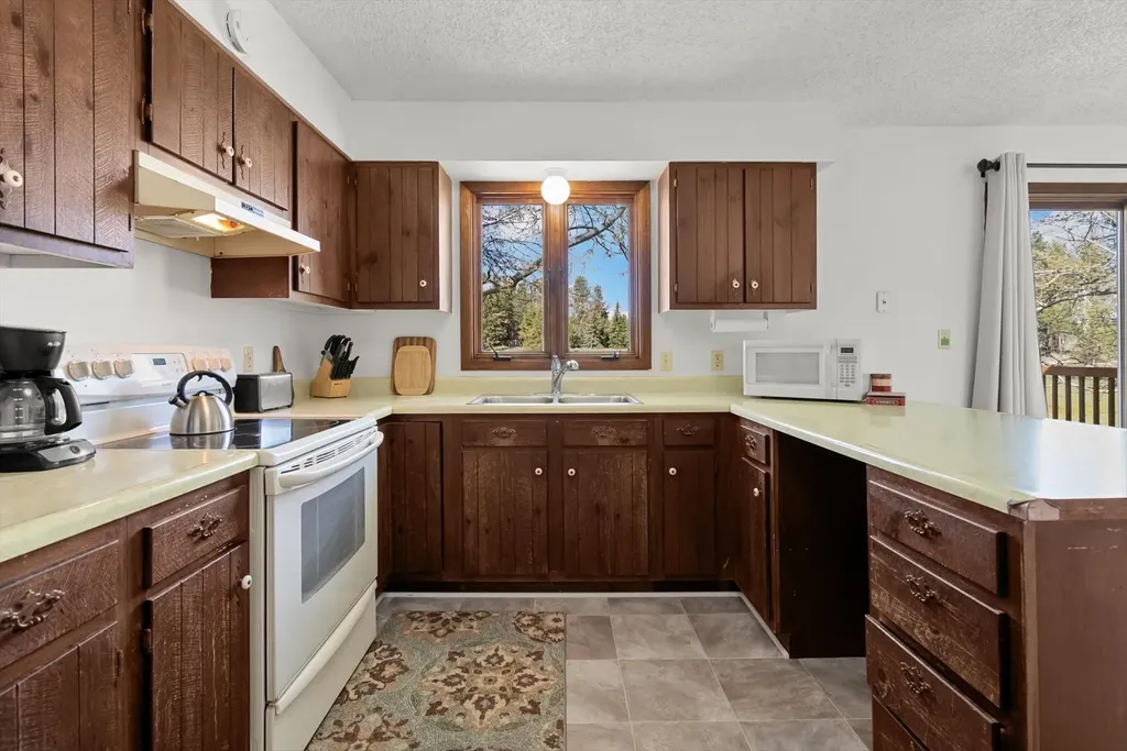 3296 Whitefish Stage Kalispell MT 59901