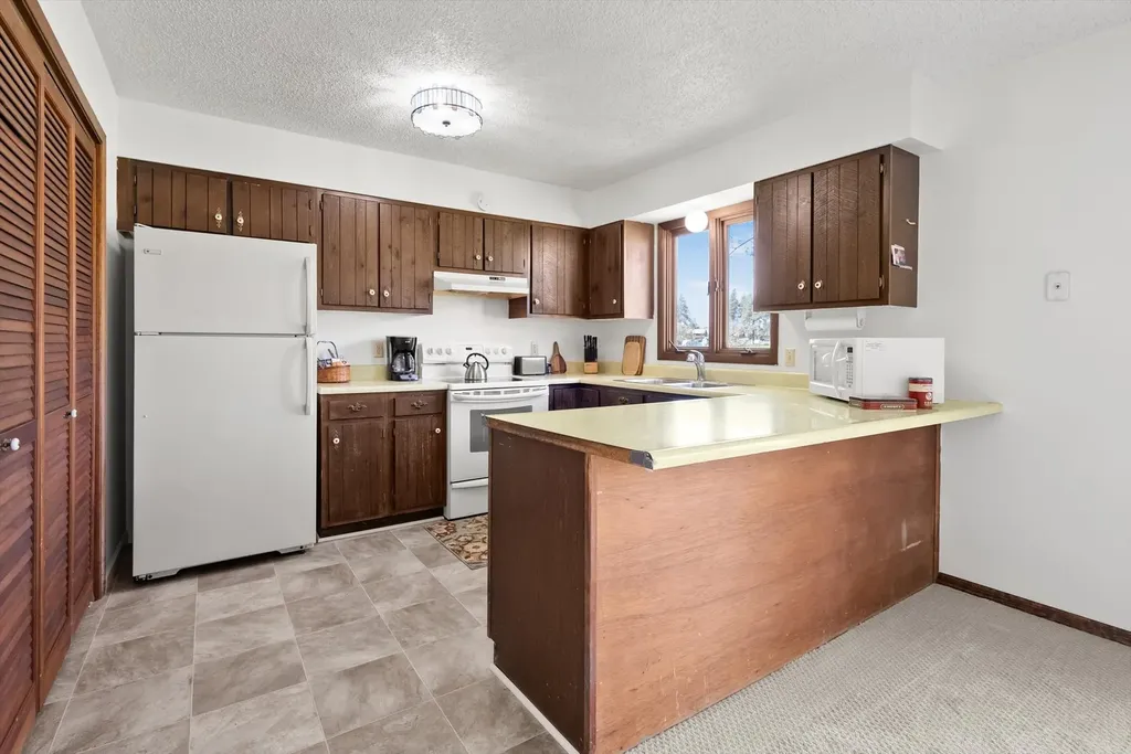 3296 Whitefish Stage Kalispell MT 59901