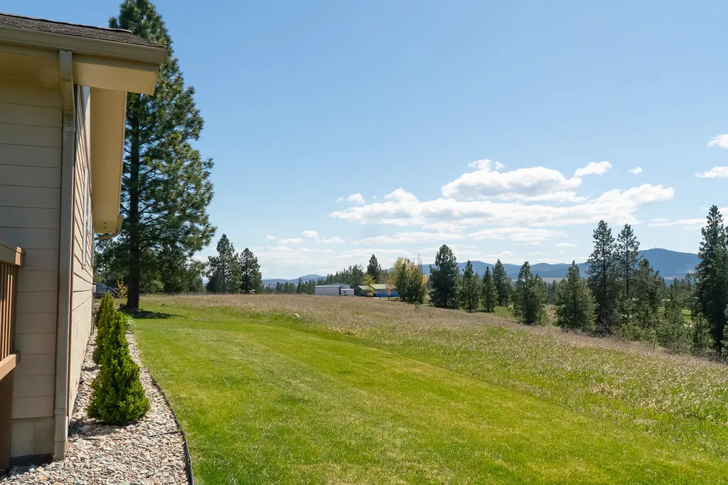 117 Happy Hollow Eureka MT 59917