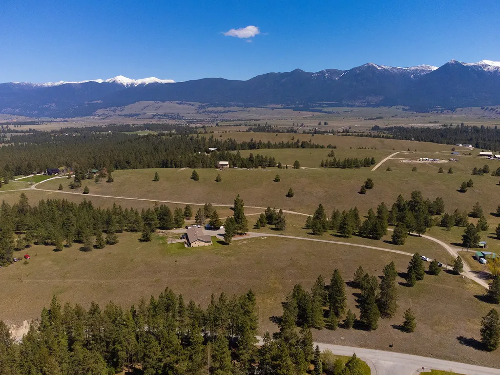 117 Happy Hollow Eureka MT 59917