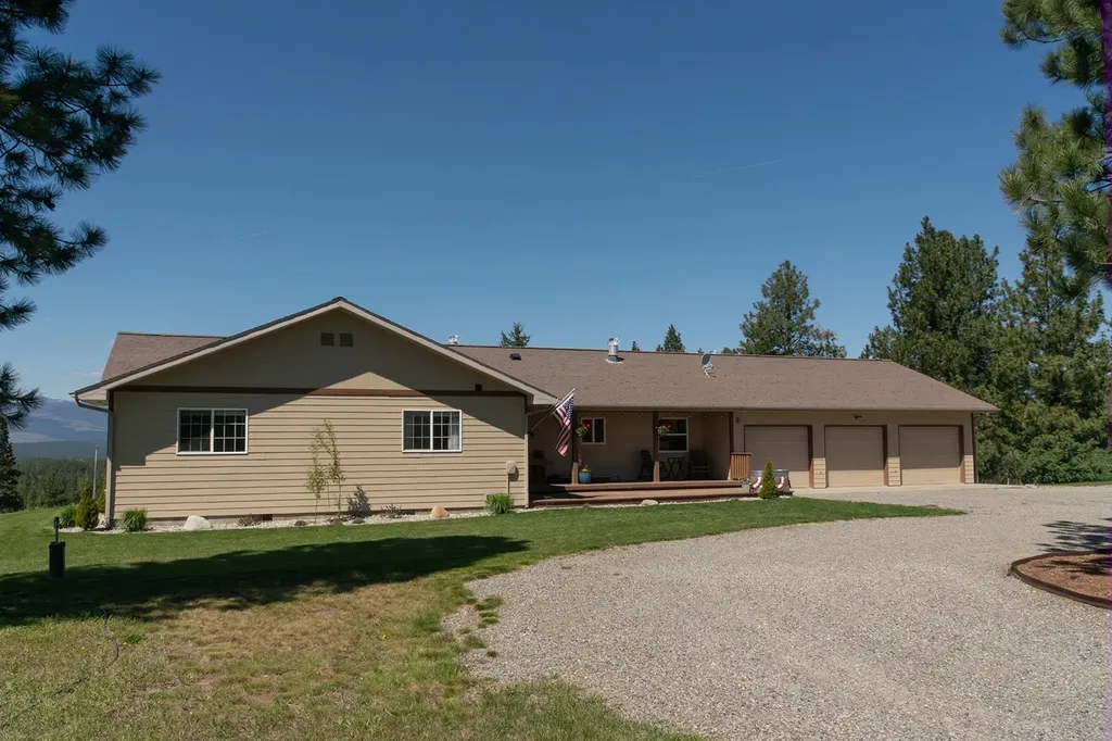 117 Happy Hollow Eureka MT 59917