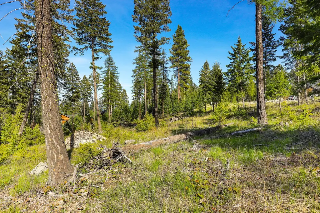 109 Bay Court Lakeside MT 59922