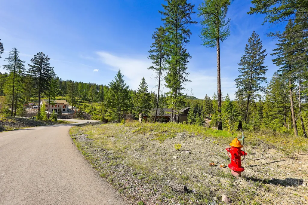 109 Bay Court Lakeside MT 59922