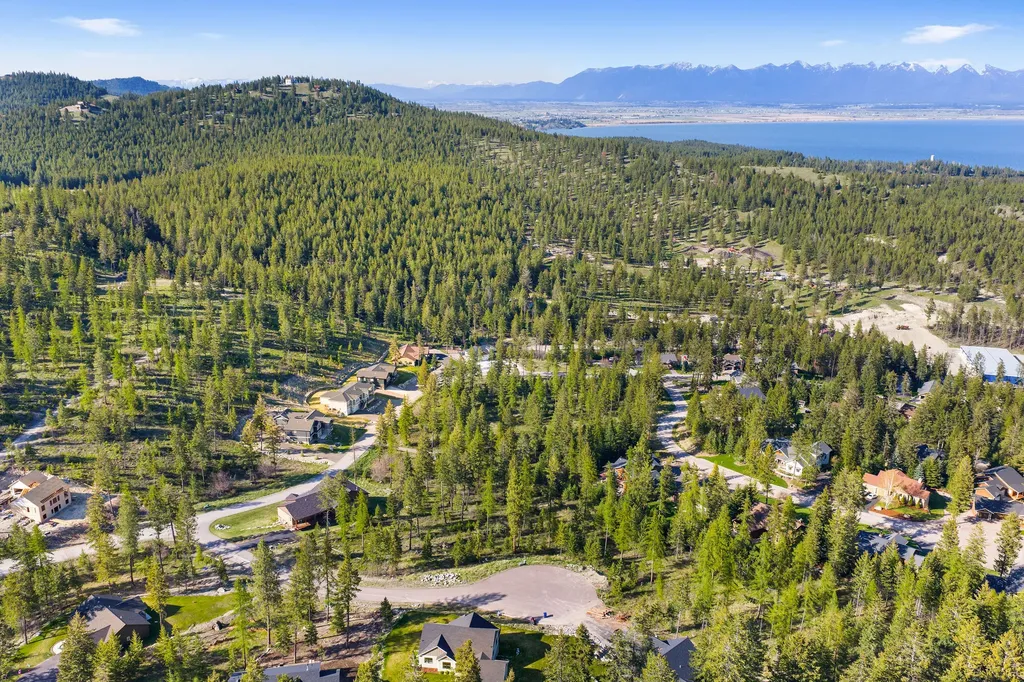 109 Bay Court Lakeside MT 59922