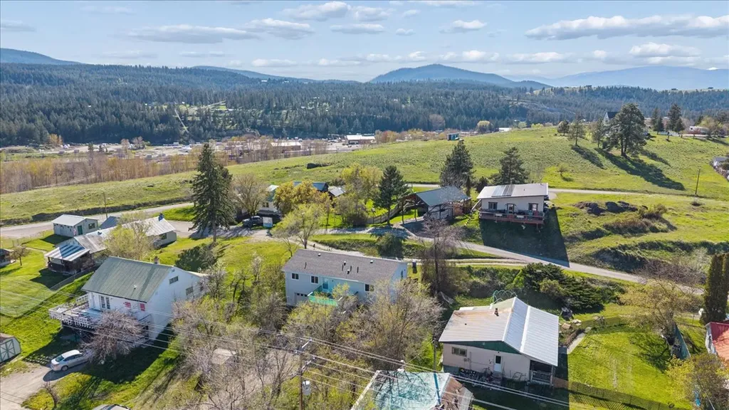 112 6th Avenue E Eureka MT 59917