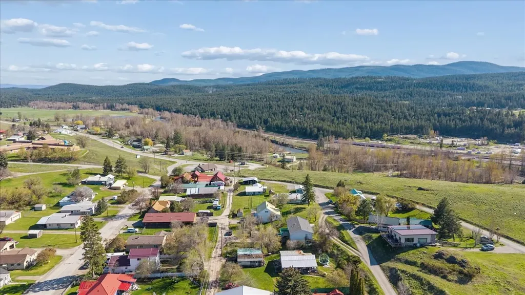 112 6th Avenue E Eureka MT 59917