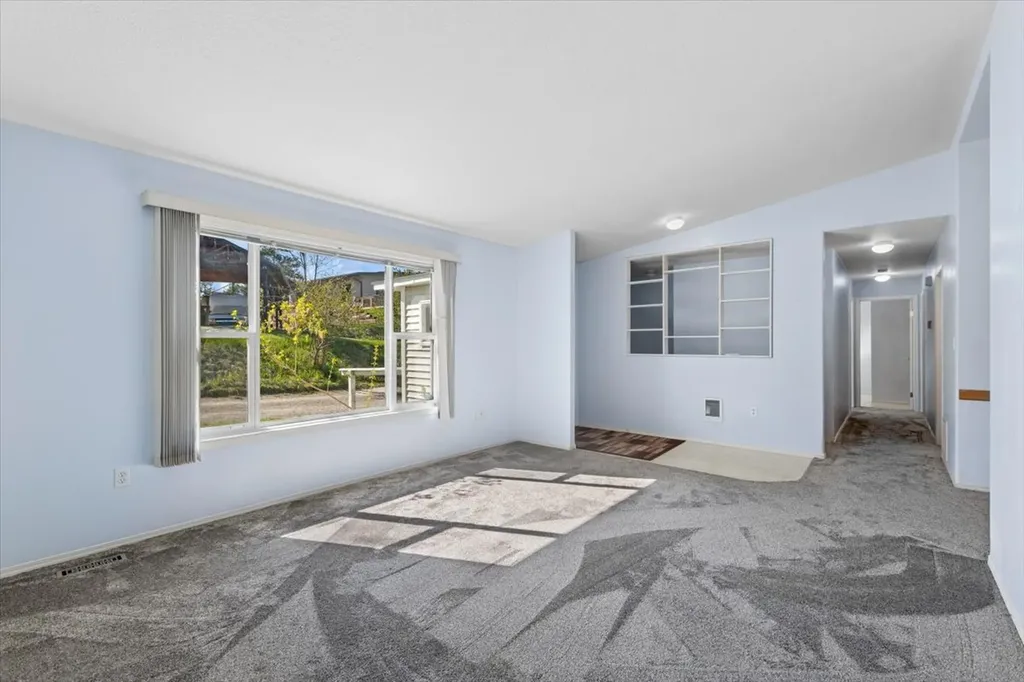 112 6th Avenue E Eureka MT 59917