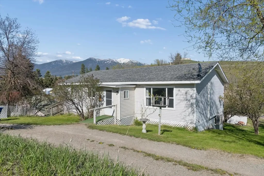 112 6th Avenue E Eureka MT 59917