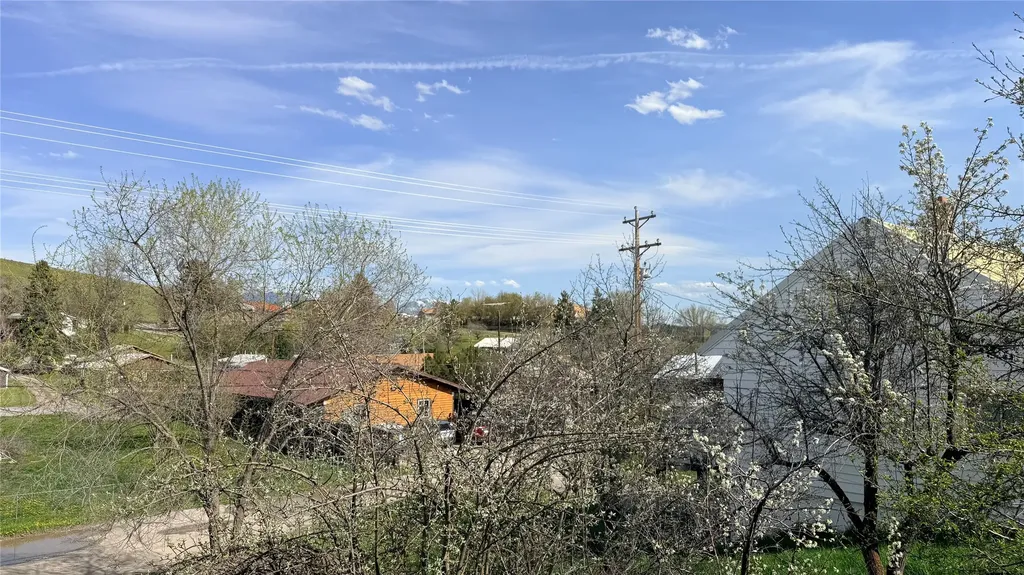 112 6th Avenue E Eureka MT 59917
