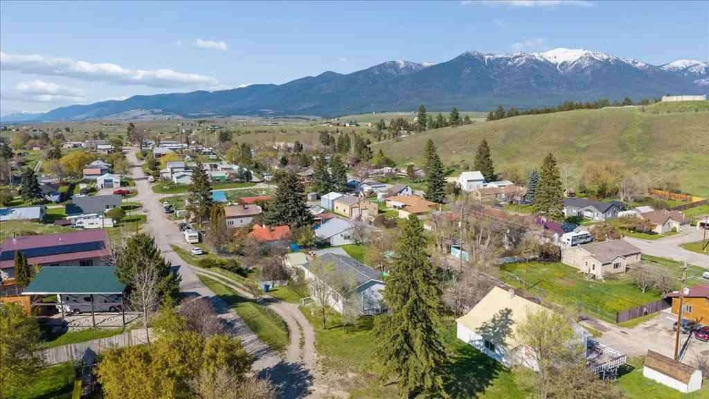 112 6th Avenue E Eureka MT 59917