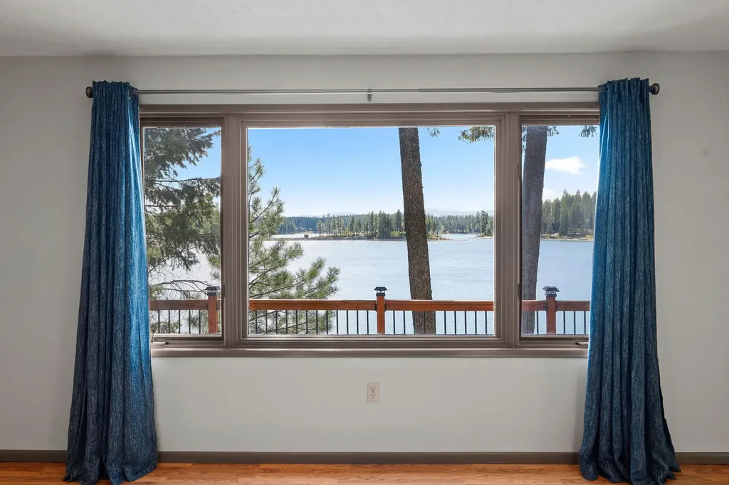 1130 Echo Lake Road Bigfork MT 59911